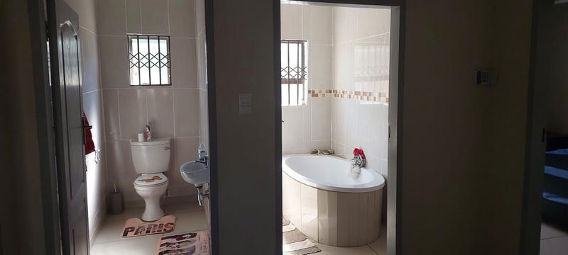 4 Bedroom Property for Sale in Laudium Gauteng
