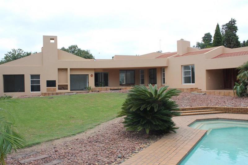 To Let 4 Bedroom Property for Rent in Blue Hills Gauteng