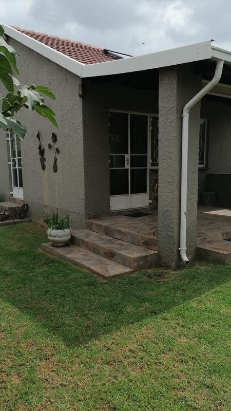 To Let 2 Bedroom Property for Rent in Woodmere Gauteng