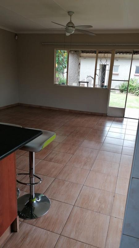To Let 2 Bedroom Property for Rent in Woodmere Gauteng