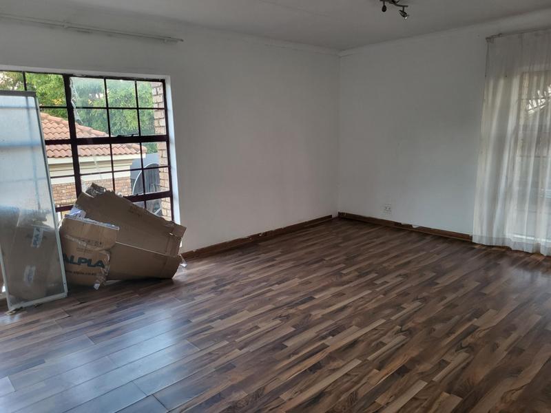 To Let 4 Bedroom Property for Rent in Erasmia Gauteng