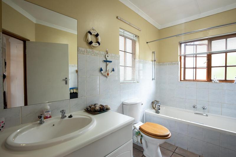 3 Bedroom Property for Sale in Die Hoewes Gauteng