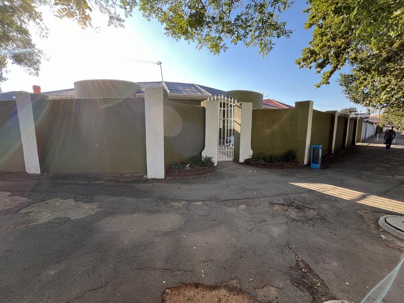 4 Bedroom Property for Sale in Delville Gauteng