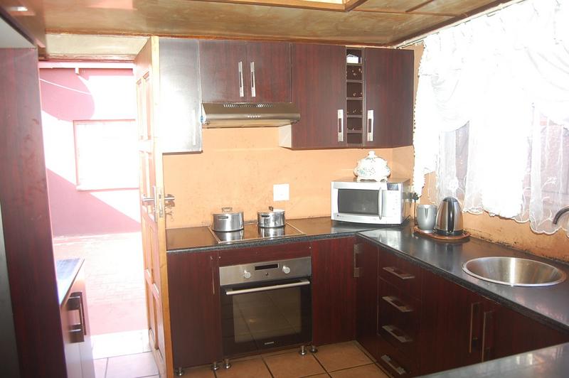 To Let 2 Bedroom Property for Rent in Senaoane Gauteng