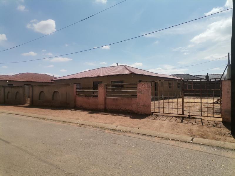 To Let 1 Bedroom Property for Rent in Protea North Gauteng