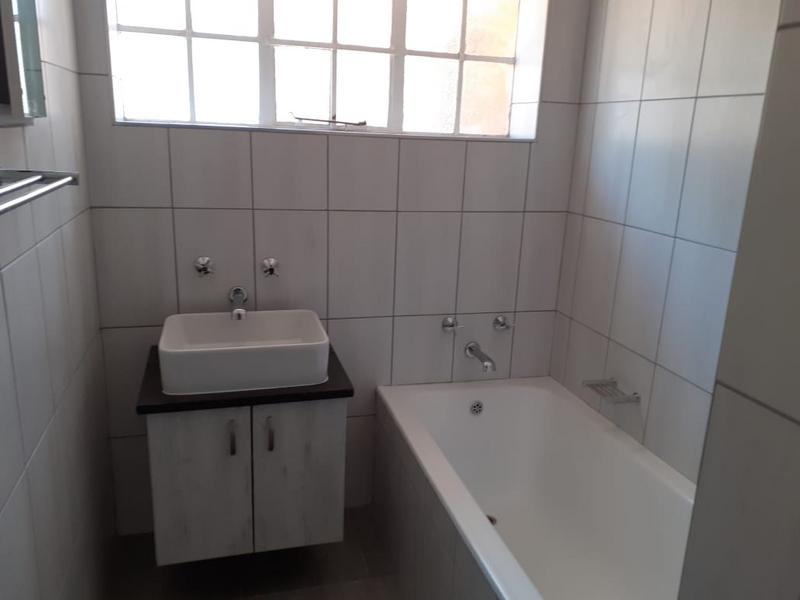 4 Bedroom Property for Sale in Queenswood Gauteng