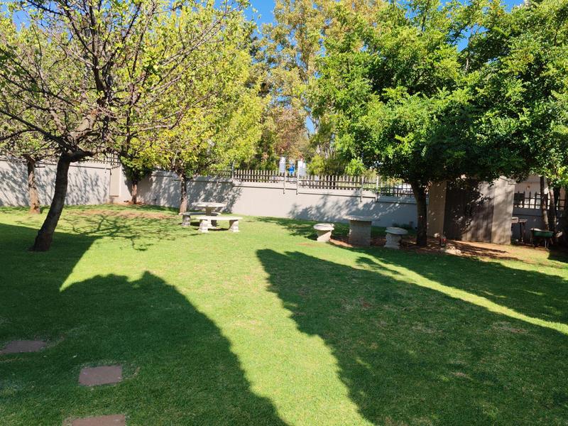 1 Bedroom Property for Sale in Bedfordview Gauteng