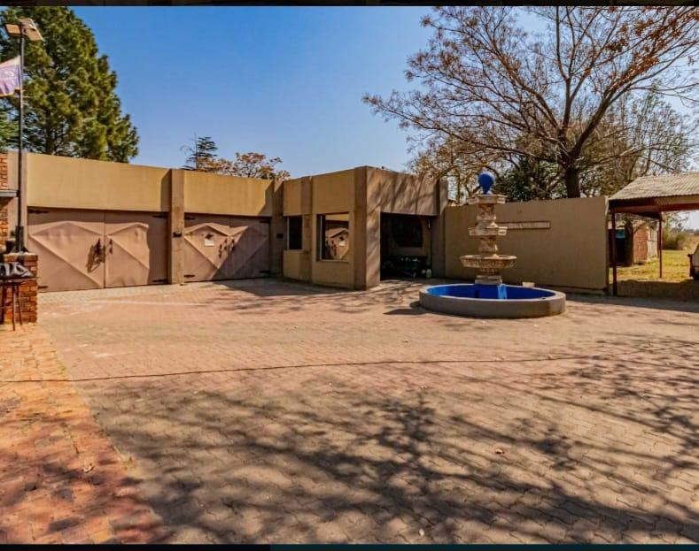 5 Bedroom Property for Sale in Vaalview Gauteng