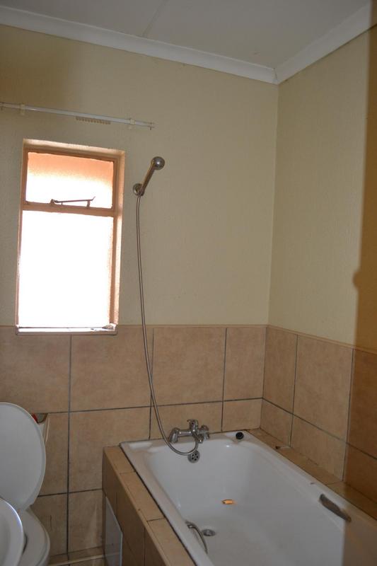 2 Bedroom Property for Sale in Krugersrus Gauteng