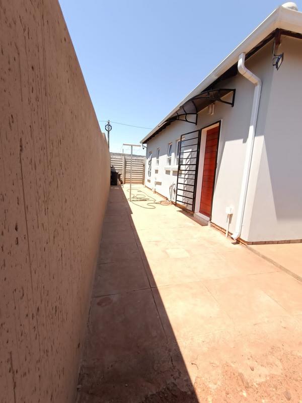 To Let 3 Bedroom Property for Rent in Lehae Gauteng