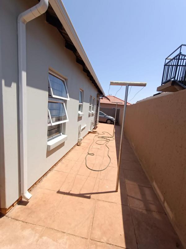 To Let 3 Bedroom Property for Rent in Lehae Gauteng