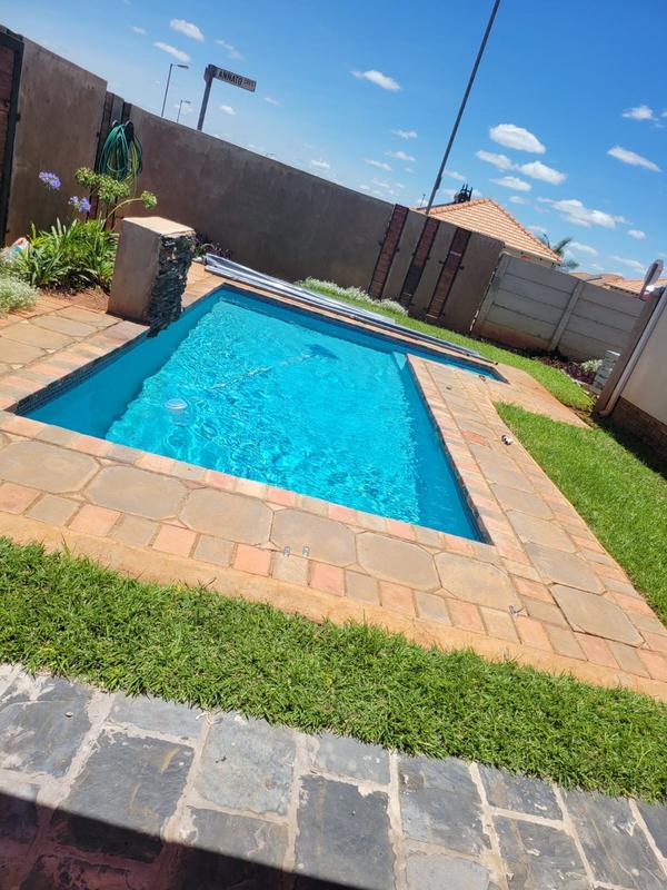 3 Bedroom Property for Sale in The Orchards Gauteng