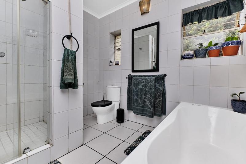 5 Bedroom Property for Sale in Ontdekkerspark Gauteng