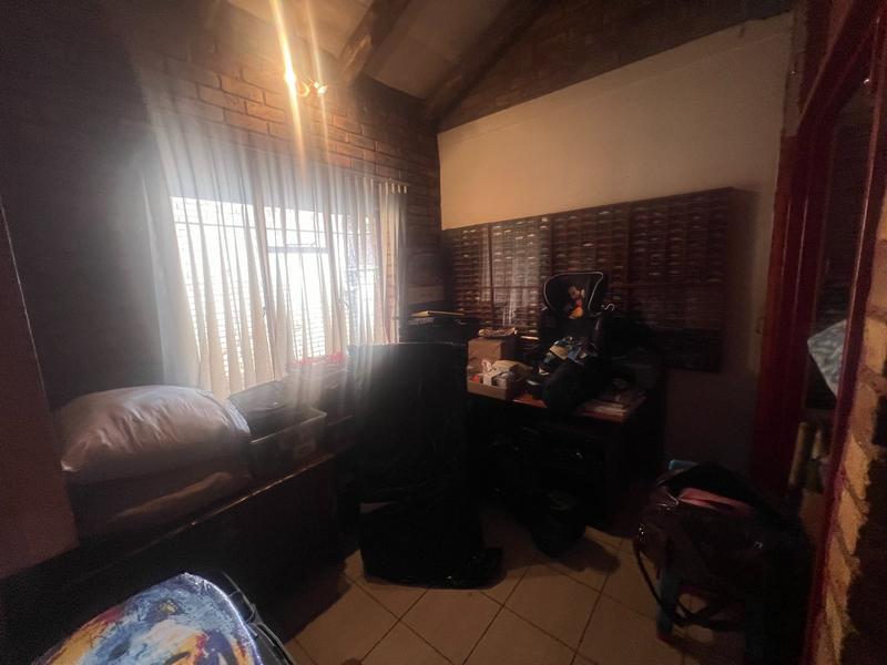 5 Bedroom Property for Sale in Pretoria Gardens Gauteng