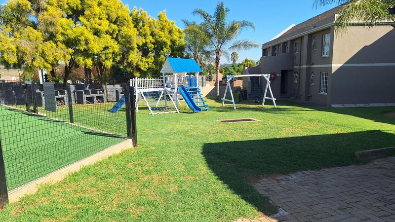 2 Bedroom Property for Sale in Erasmuskloof Gauteng