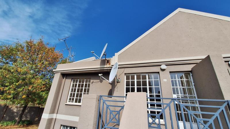 2 Bedroom Property for Sale in Erasmuskloof Gauteng