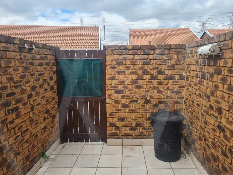 2 Bedroom Property for Sale in Edenvale Gauteng