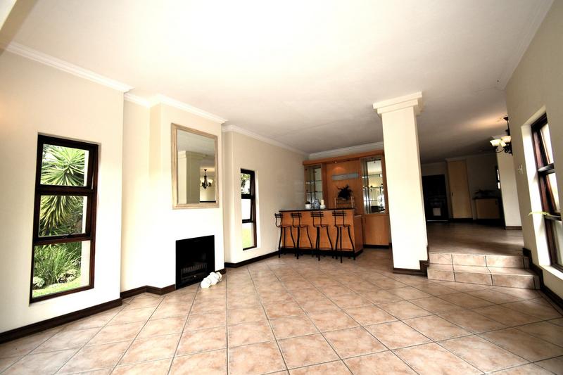 4 Bedroom Property for Sale in Featherbrooke Estate Gauteng