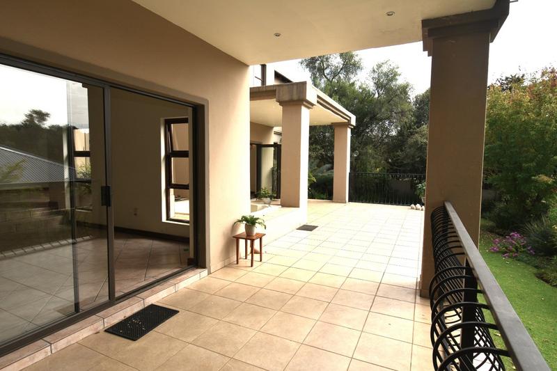 4 Bedroom Property for Sale in Featherbrooke Estate Gauteng