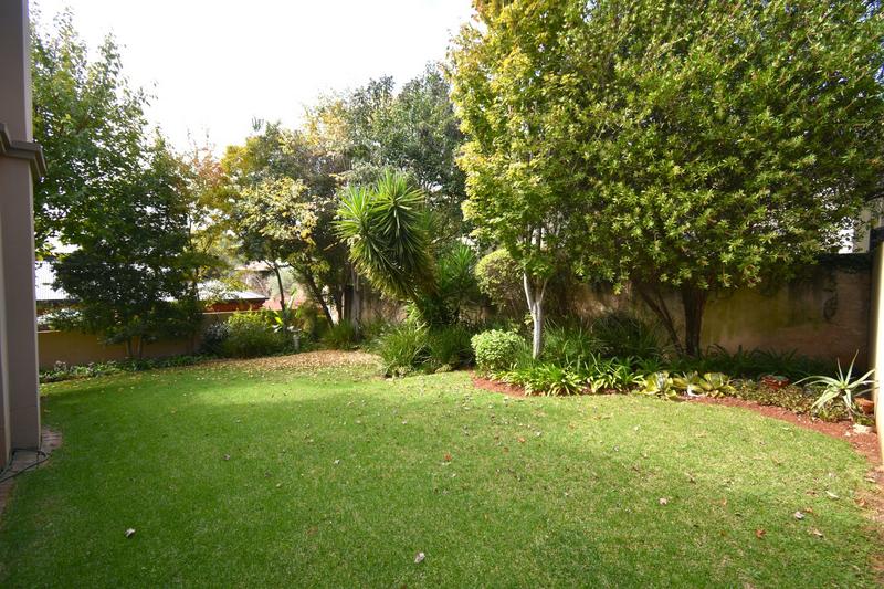 4 Bedroom Property for Sale in Featherbrooke Estate Gauteng