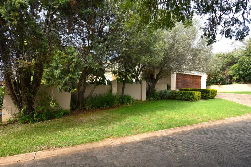 4 Bedroom Property for Sale in Featherbrooke Estate Gauteng