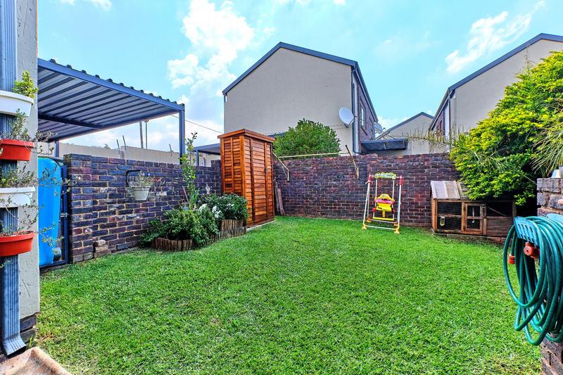 2 Bedroom Property for Sale in Sugar Bush Estate Gauteng