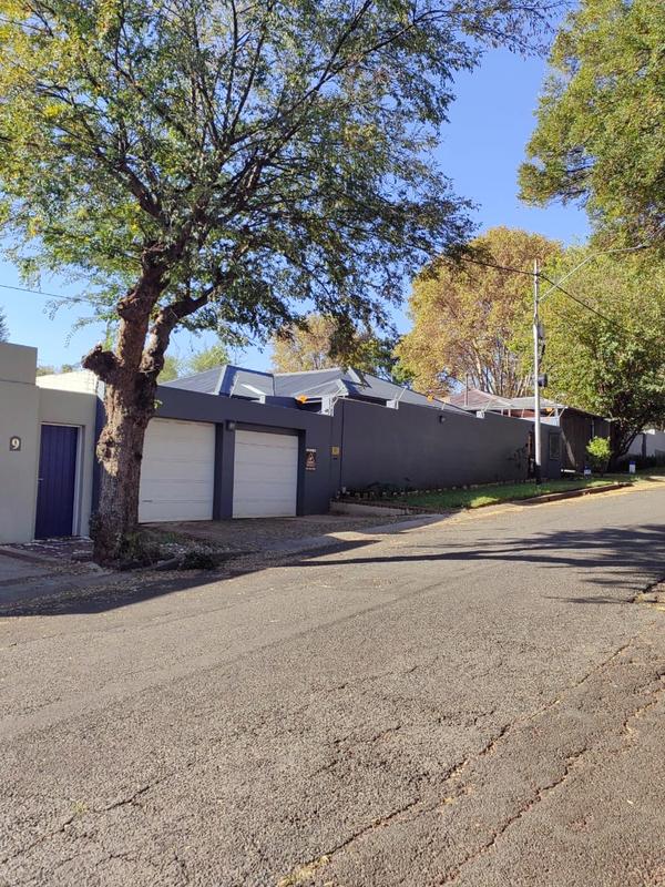 To Let 3 Bedroom Property for Rent in Melville Gauteng