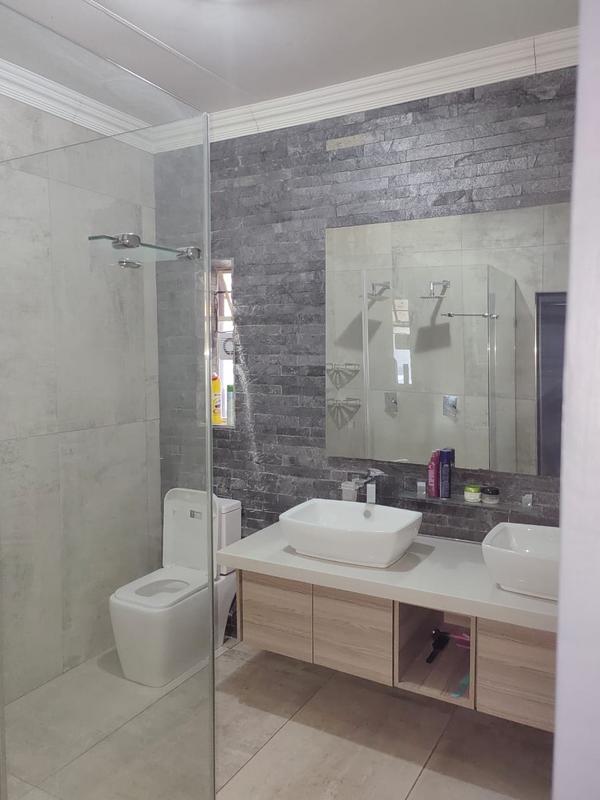 To Let 3 Bedroom Property for Rent in Melville Gauteng