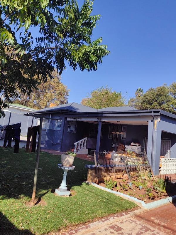 To Let 3 Bedroom Property for Rent in Melville Gauteng