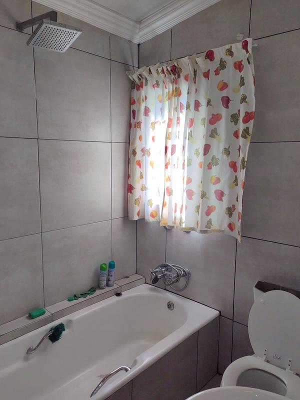 To Let 3 Bedroom Property for Rent in Melville Gauteng