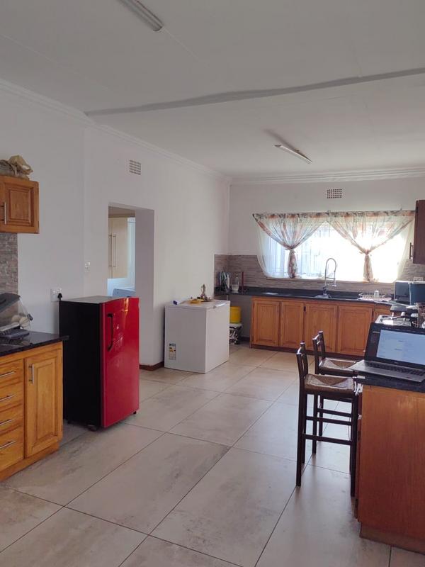 To Let 3 Bedroom Property for Rent in Melville Gauteng