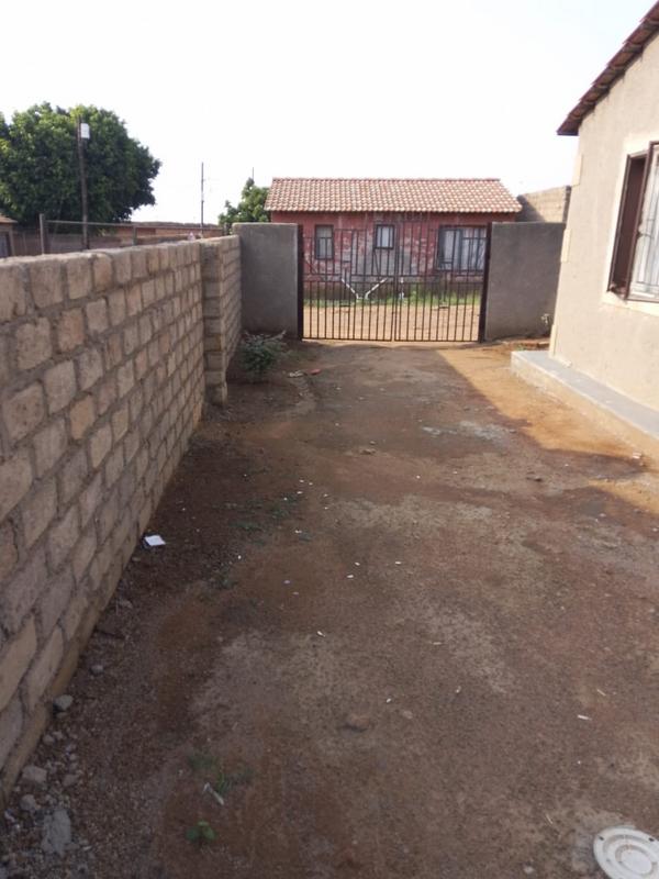 2 Bedroom Property for Sale in Soshanguve YY Gauteng