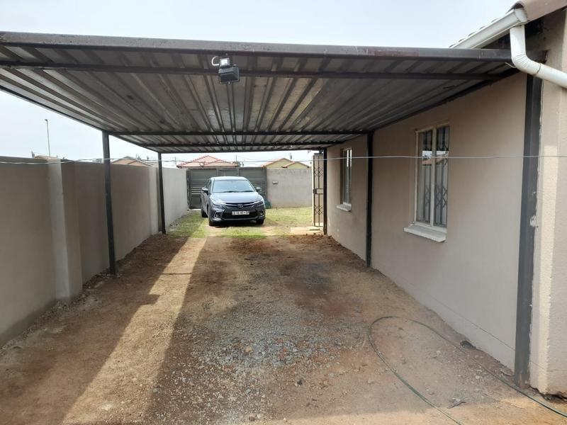 3 Bedroom Property for Sale in Windmill Park Gauteng