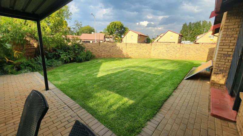 2 Bedroom Property for Sale in Wierda Park Gauteng