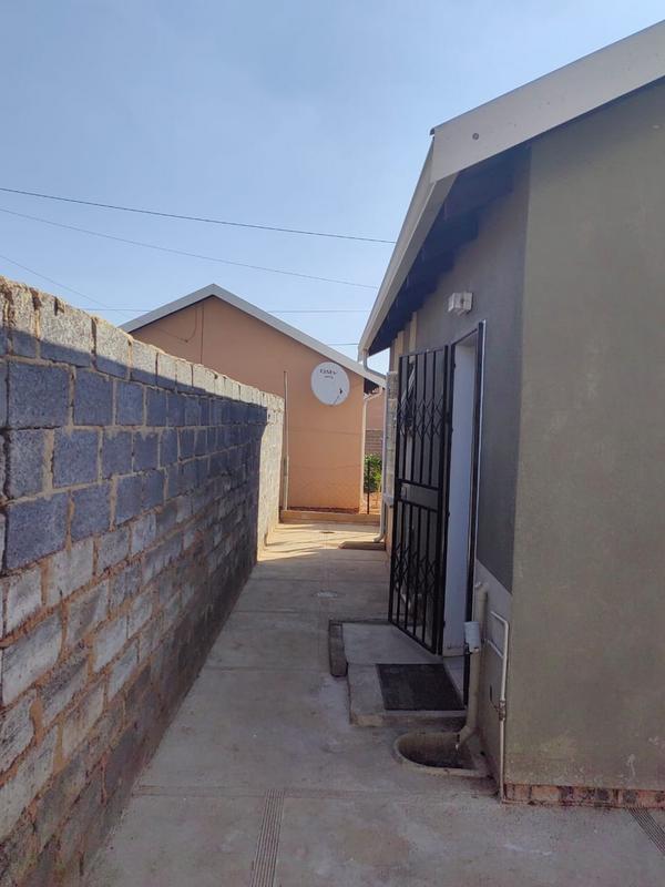 2 Bedroom Property for Sale in Savanna City Gauteng