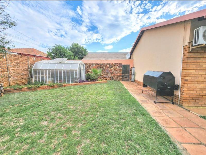 4 Bedroom Property for Sale in Parktown Estate Gauteng