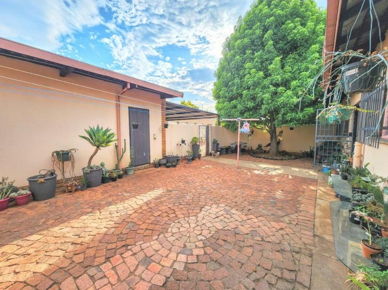 4 Bedroom Property for Sale in Parktown Estate Gauteng