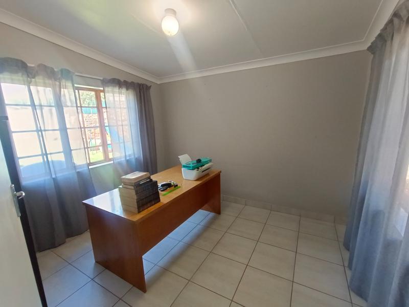 7 Bedroom Property for Sale in Sinoville Gauteng