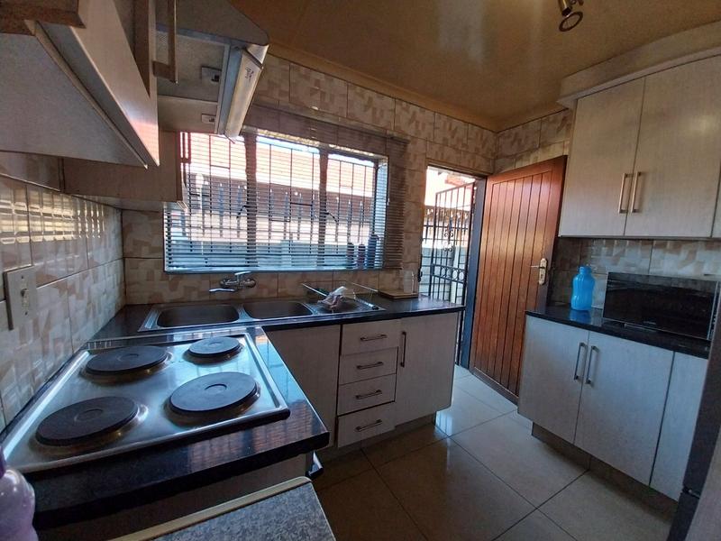 3 Bedroom Property for Sale in Daveyton Gauteng