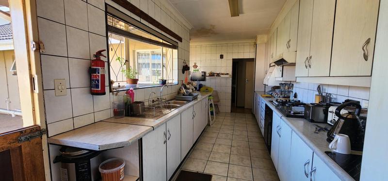 6 Bedroom Property for Sale in Parkrand Gauteng