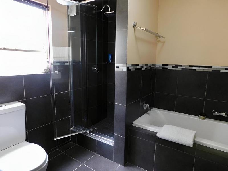 4 Bedroom Property for Sale in Buurendal Gauteng