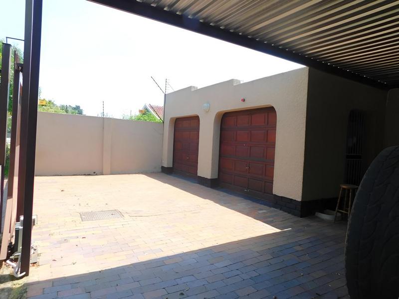 4 Bedroom Property for Sale in Buurendal Gauteng