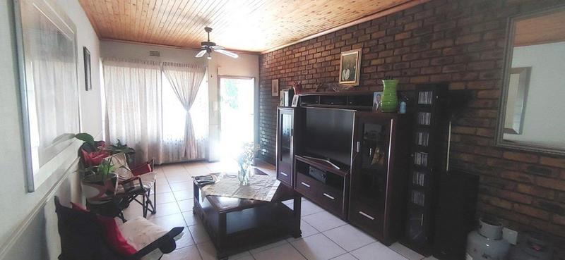 2 Bedroom Property for Sale in Albemarle Gauteng