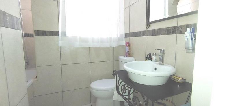 2 Bedroom Property for Sale in Albemarle Gauteng