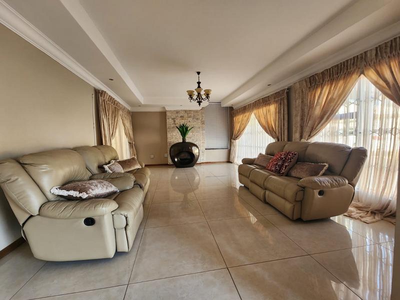 5 Bedroom Property for Sale in Greenhills Gauteng
