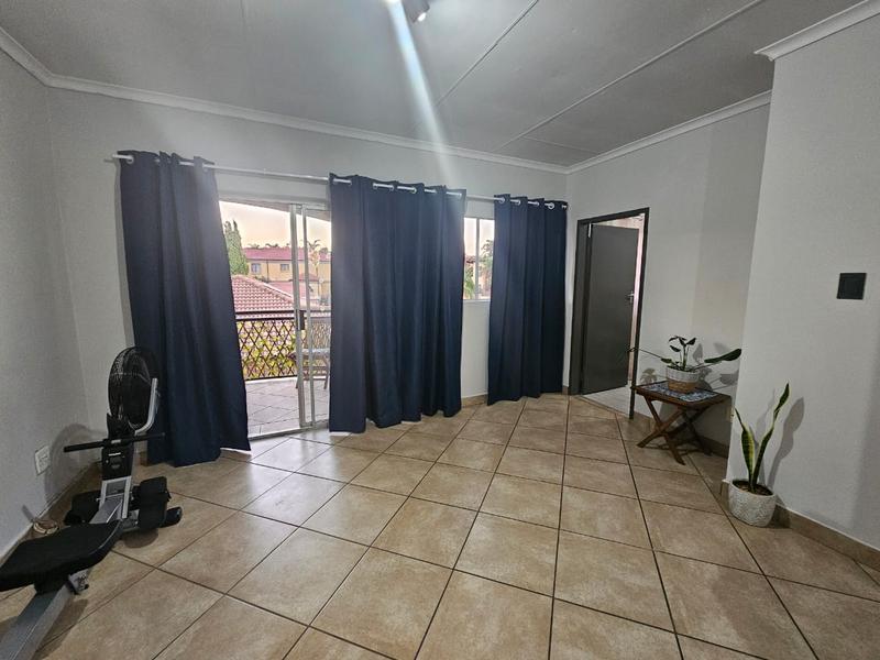 1 Bedroom Property for Sale in Glen Marais Gauteng