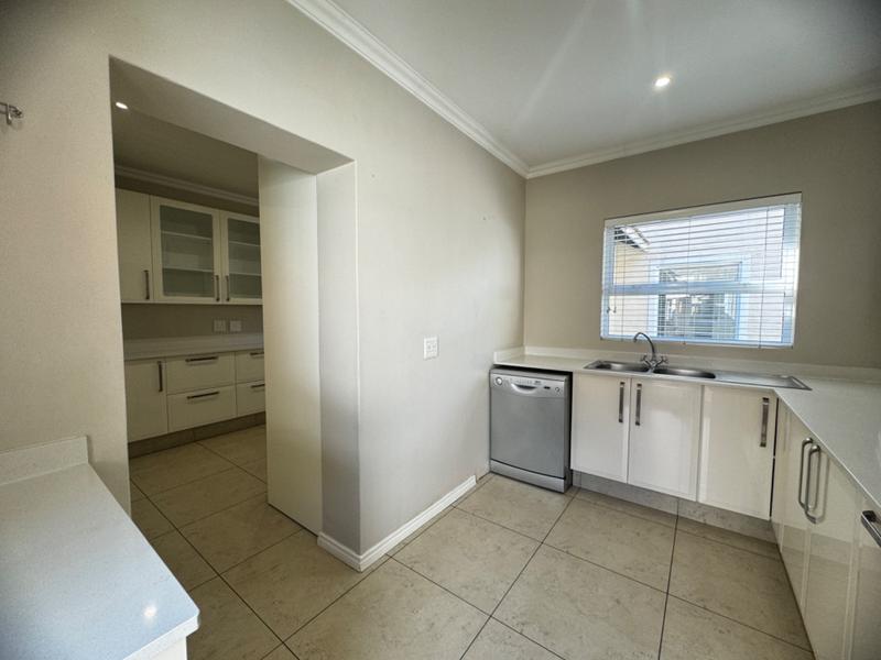 To Let 3 Bedroom Property for Rent in Bryanston Gauteng