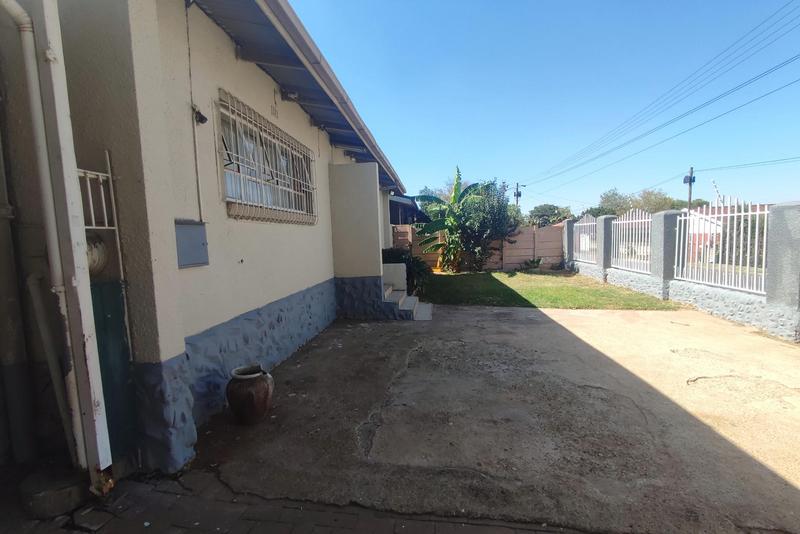 To Let 3 Bedroom Property for Rent in Wannenburghoogte Gauteng