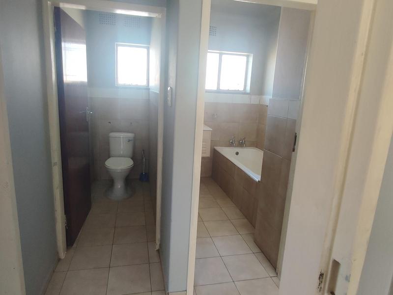 To Let 3 Bedroom Property for Rent in Wannenburghoogte Gauteng