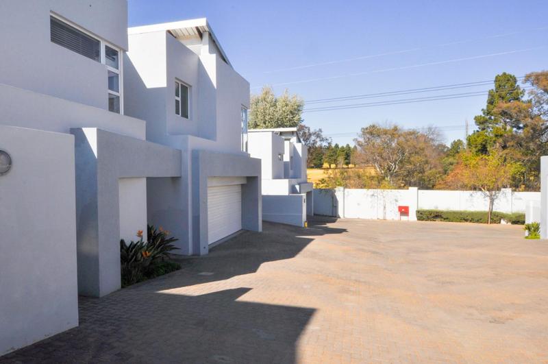 To Let 5 Bedroom Property for Rent in Bryanston Gauteng